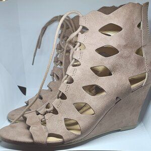 Report Open Toe Wedge Sandal - Size 8